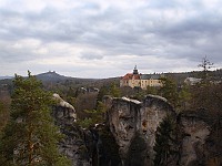Zámek Hrubá Skála a zřícenina hradu Trosky (10.3.2007)